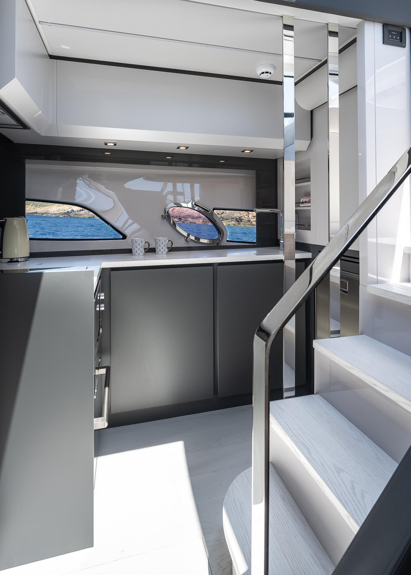 2023 PERSHING 5X IPS 